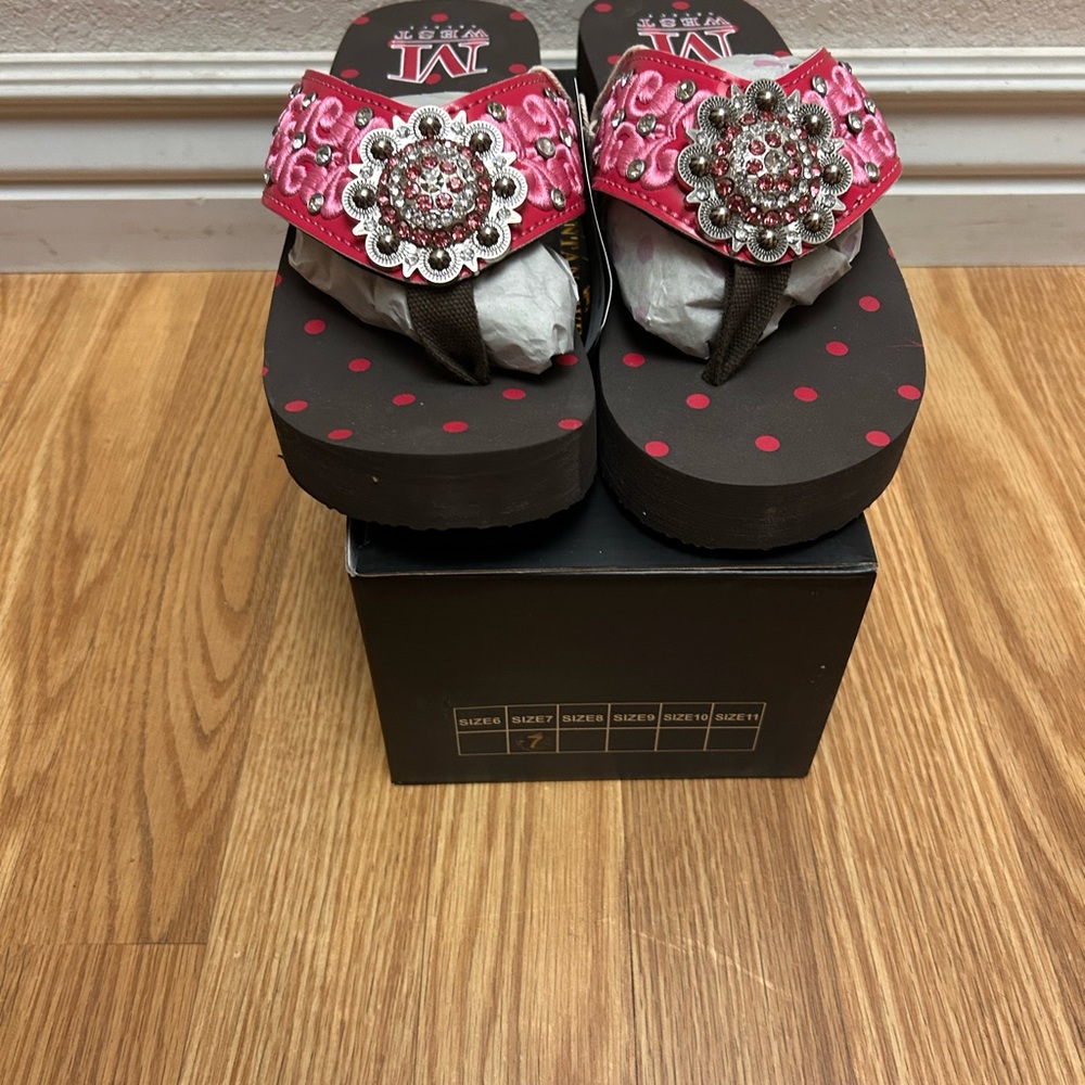 New Montana West size 7